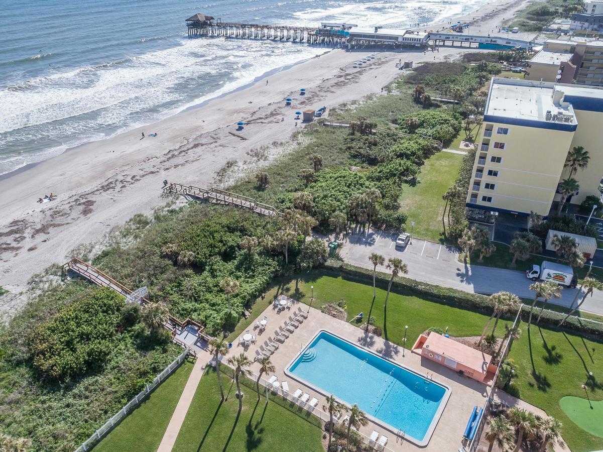 Cocoa Beach Towers Aparthotel Exterior photo